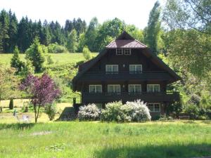 Taman di luar Hideaway near Black Forest