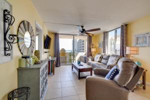 Posezení v ubytování Pool Access Waterfront Hudson Condo!