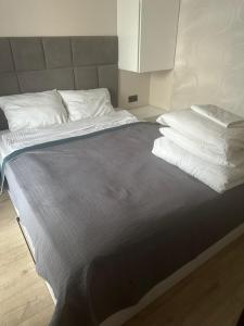 Postel nebo postele na pokoji v ubytování Lux Airport Apartment