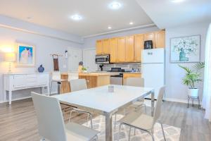 Galería fotográfica de Cozy 2bed bath Private Above Ground First Floor Suite en Herndon