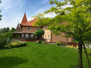 Aed väljaspool majutusasutust Villa Larus