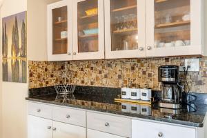 Gallery image of Private Downtown Herndon Escape Full Amenities in Herndon