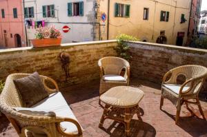 A balcony or terrace at La terrazza di Susanna