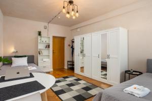 Gallery image of 1800 by Vince Stay - Private Rooms in Town Hall Square in Tartu +31 photos