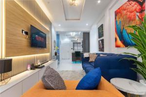 TV a/nebo společenská místnost v ubytování Blacky's Apartments