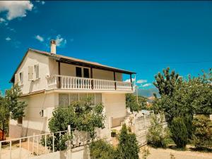 Fotografie z fotogalerie ubytování White House Korçë Guesthouse v destinaci Maliq