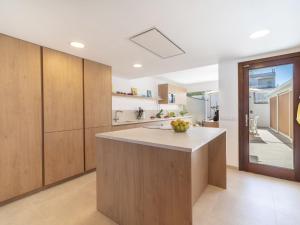 Køkken eller tekøkken på Holiday Home Es Clot by Interhome