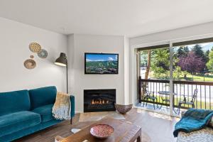Χώρος καθιστικού στο SNOWCREST 205 condo