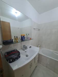Koupelna v ubytování Apartamento T3 - Cabo Verde - Santiago - Cidade da Praia