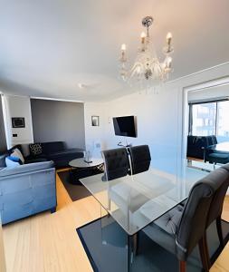 TV a/nebo společenská místnost v ubytování Exclusivo y seguro Departamento en El GOLF