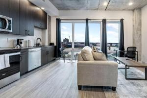 Køkken eller tekøkken på Amazing view Channelside Mins to DT