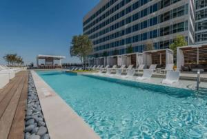 Swimmingpoolen hos eller tæt på Channelside Amazing View 2BD