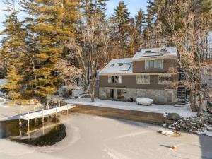 Το Scenic LAKEFRONT 5BR with Dock Kayaks and Firepit τον χειμώνα