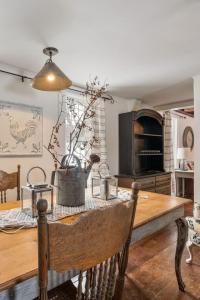 Fotografie z fotogalerie ubytování Cozy Newly Renovated 1BR on a Horse Farm v destinaci Gilmanton