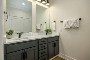 Un baño de Hickory Haven by American Patriot Getaways 27 fotos más