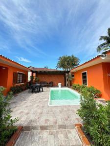 Swimmingpoolen hos eller tæt på Residencial Nosso Sonho - Aptos Completos 150m do Mar com Piscina