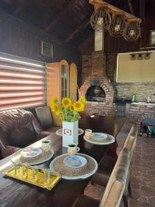 Gallery image of Farm House in Cîndeşti +25 photos