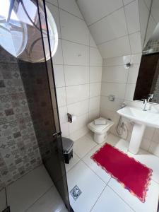 Ένα μπάνιο στο Chalé DDB Mirante das Lajes +25 φωτογραφίες