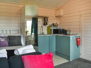 Η κουζίνα ή μικρή κουζίνα στο Sunrise Retreat - Uk48040