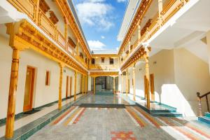 Πισίνα στο ή κοντά στο Hotel O Dimbir Regency