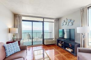 Televiisor ja/või meelelahutuskeskus majutusasutuses Ocean Park Resort 1222