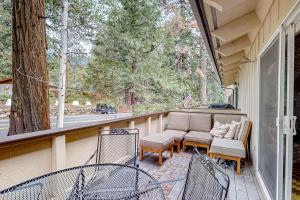 En balkon eller terrasse på Cozy Grove