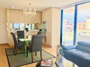 Posezení v ubytování Exclusivo y seguro Departamento en El GOLF