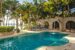 Πισίνα στο ή κοντά στο Villa Privado Bahia Tulum