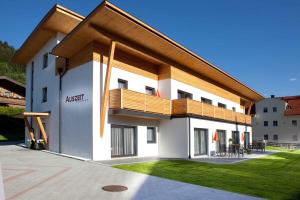 Το κτήριο όπου στεγάζεται  το διαμέρισμα