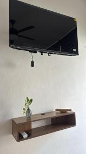 TV a/nebo společenská místnost v ubytování Muunyal Naj