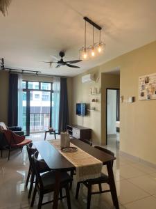 Et tv og/eller underholdning på Latte Homestay Desaru