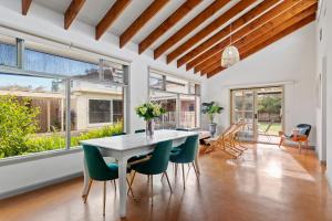 Φωτογραφία από το άλμπουμ του Hampton Spacious House & Pool στη Μελβούρνη