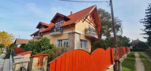 Φωτογραφία από το άλμπουμ του Apartments in Balatonbereny 40425 σε Balatonberény