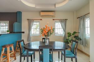 Areca Holiday Home 7, Bangtao Beachにあるシーティングエリア