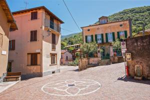 En generel udsigt til bjerge eller udsigt til bjerge taget fra lejligheden + 4 billeder