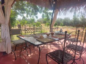 Taman di luar Villa sur ferme, piscine & vue sur Atlas