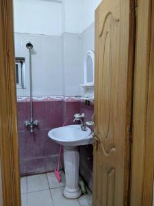 Un baño de Diamond Guest House Chakwal