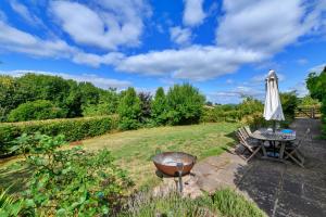 CwmcarvanにあるFinest Retreats - Bailey Glace Farmhouseのギャラリーの写真