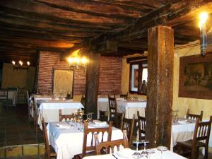 Restaurace v ubytování Palacio de los Alvarado en Las Merindades