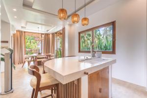 Fotografie z fotogalerie ubytování La Luna Villa Siargao - Entire 3BR Villa w Plunge Pool & Rooftop v destinaci General Luna