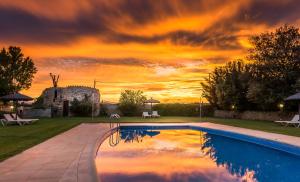 Bazén v ubytování Hotel Mas Rabiol -Emporda-Only Adults-Eco Hotel nebo v jeho okolí