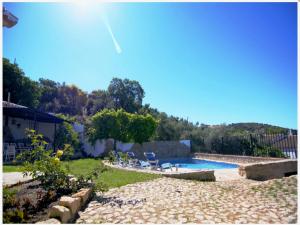 Πισίνα στο ή κοντά στο Countryside Cottage with Pool +32 φωτογραφίες