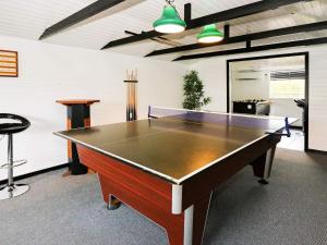Kemudahan pingpong di 10 person holiday home in Hadsund-By Traum atau berdekatan