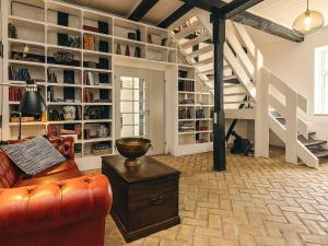 Posezení v ubytování 20 person holiday home in Svendborg