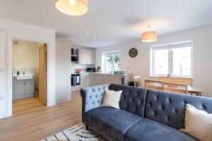 Η κουζίνα ή μικρή κουζίνα στο Modern 2-Bedroom Apartment in Prime Location # 1