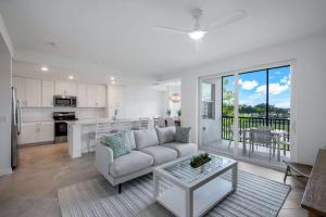 Η κουζίνα ή μικρή κουζίνα στο Stunning New Condo in Ave Maria
