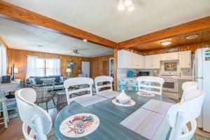 Kuchyň nebo kuchyňský kout v ubytování Beach Baby + 47 fotografií