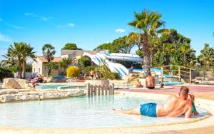 Swimmingpoolen hos eller tæt på Camping Vendres