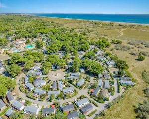 Naturlandskabet i nærheden af resortet