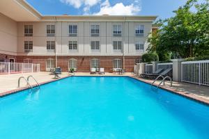 Swimmingpoolen hos eller tæt på Holiday Inn Express Vicksburg by IHG